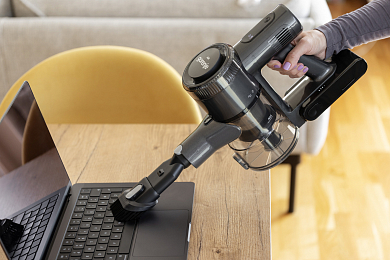 Аккумуляторный вертикальный пылесос