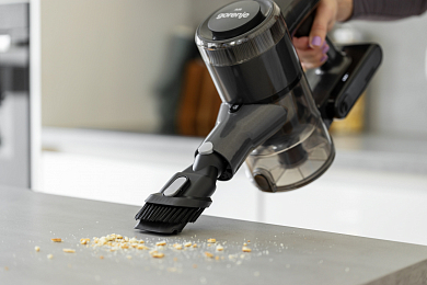 Аккумуляторный вертикальный пылесос