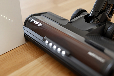 Аккумуляторный вертикальный пылесос